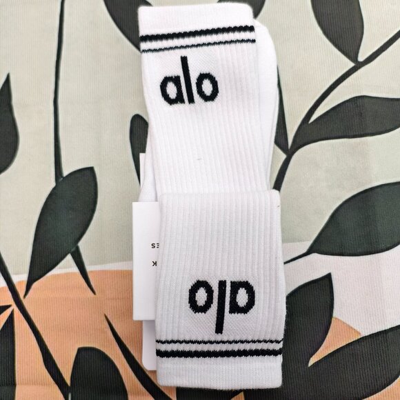 NWT - ALO Yoga Socks 2 Pairs - Picture 3 of 4